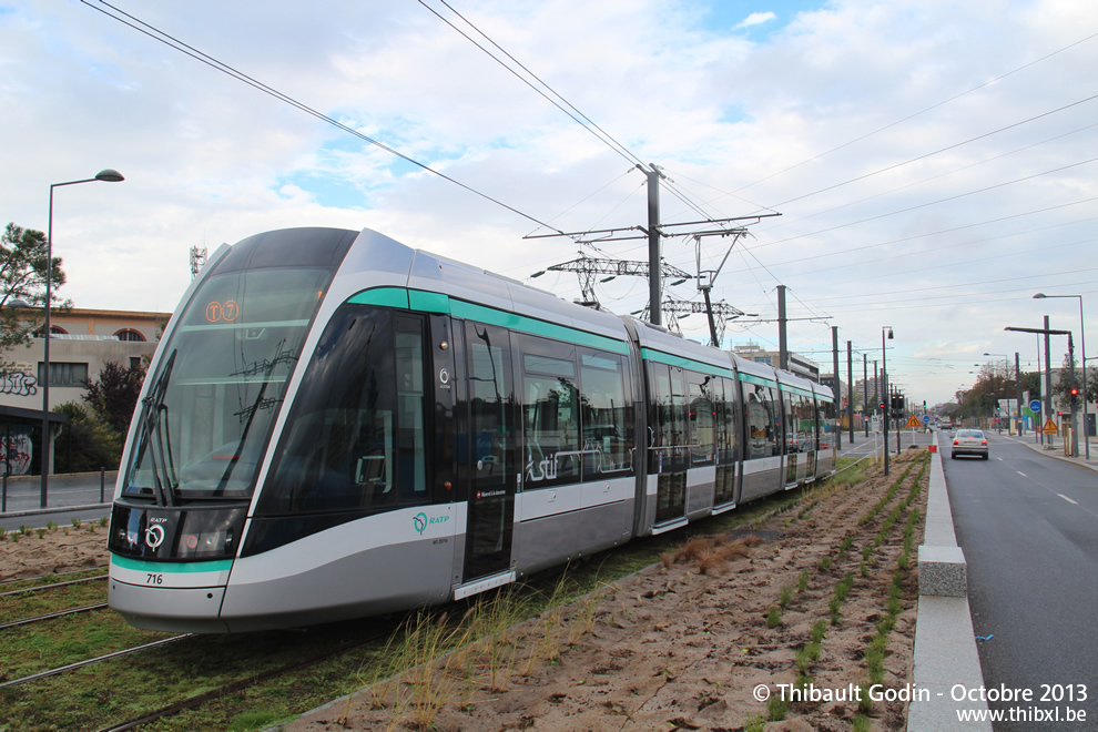 Tram 716 sur la ligne T7 (RATP) à Chevilly-Larue