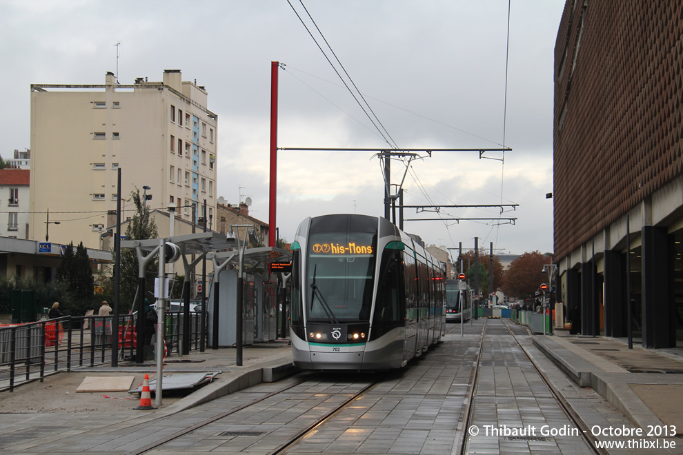 Tram 702 sur la ligne T7 (RATP) à Villejuif