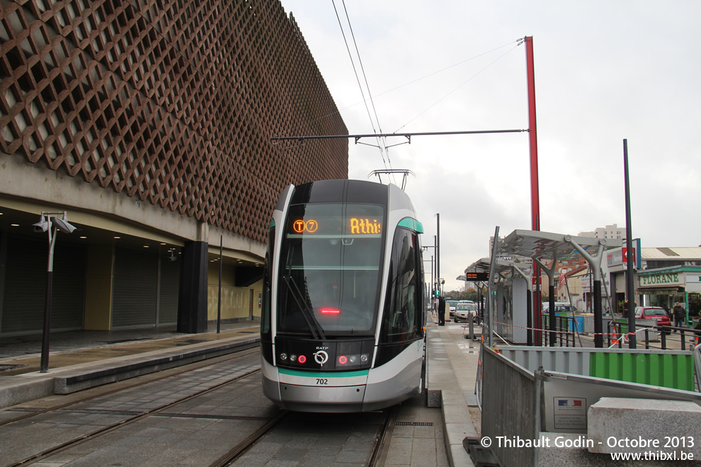 Tram 702 sur la ligne T7 (RATP) à Villejuif