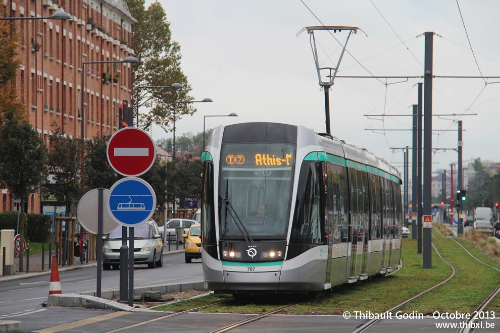 Tram 707 sur la ligne T7 (RATP) à Villejuif