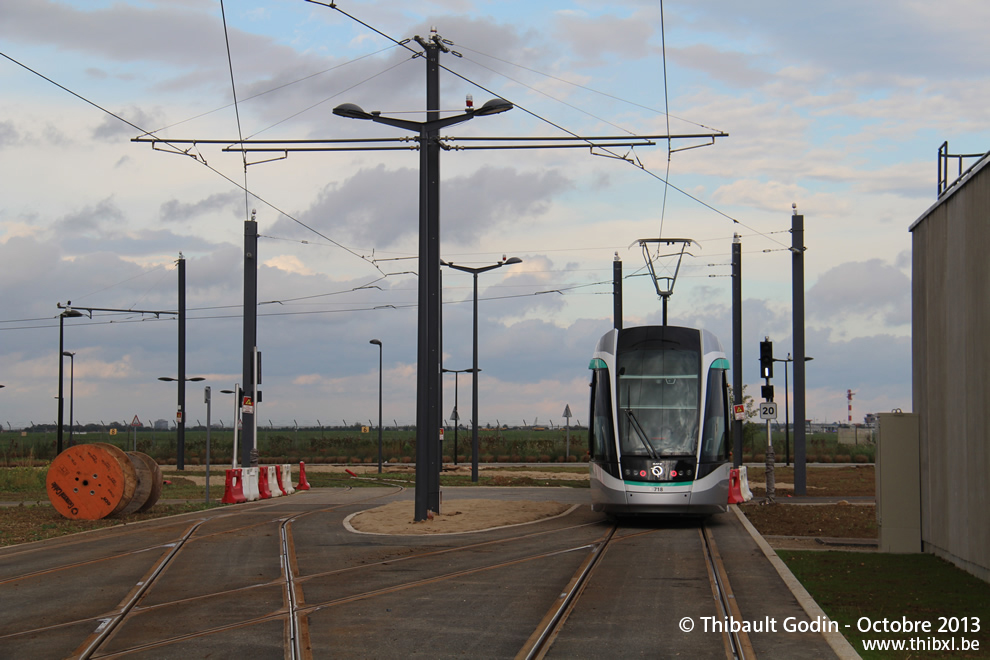 Tram 718 sur la ligne T7 (RATP) à Athis-Mons