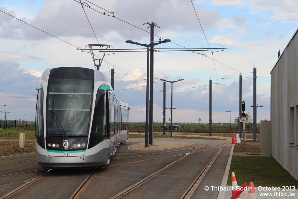 Tram 718 sur la ligne T7 (RATP) à Athis-Mons