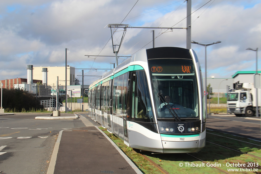 Tram 702 sur la ligne T7 (RATP) à Rungis