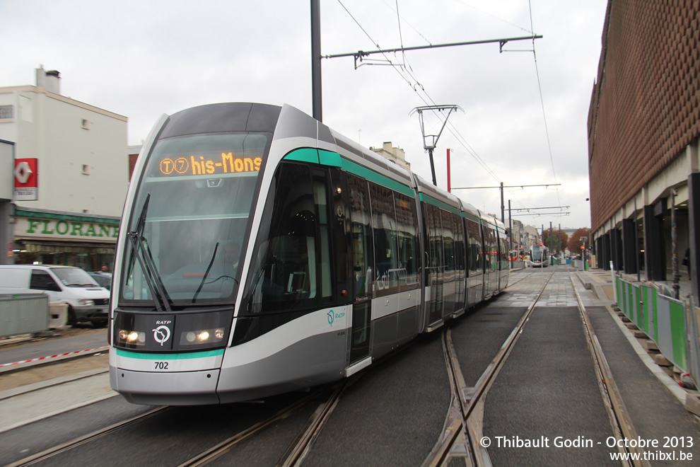 Tram 702 sur la ligne T7 (RATP) à Villejuif