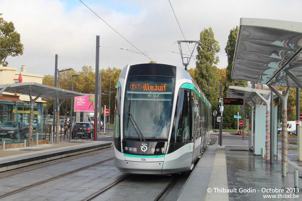 Tram 706 sur la ligne T7 (RATP) à Chevilly-Larue