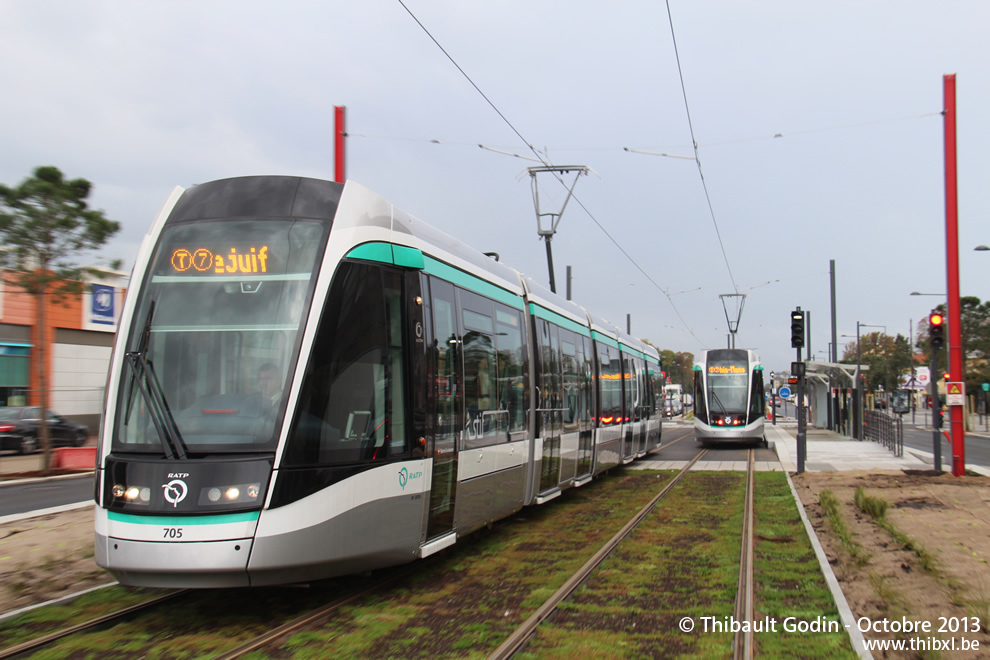 Tram 705 sur la ligne T7 (RATP) à Villejuif