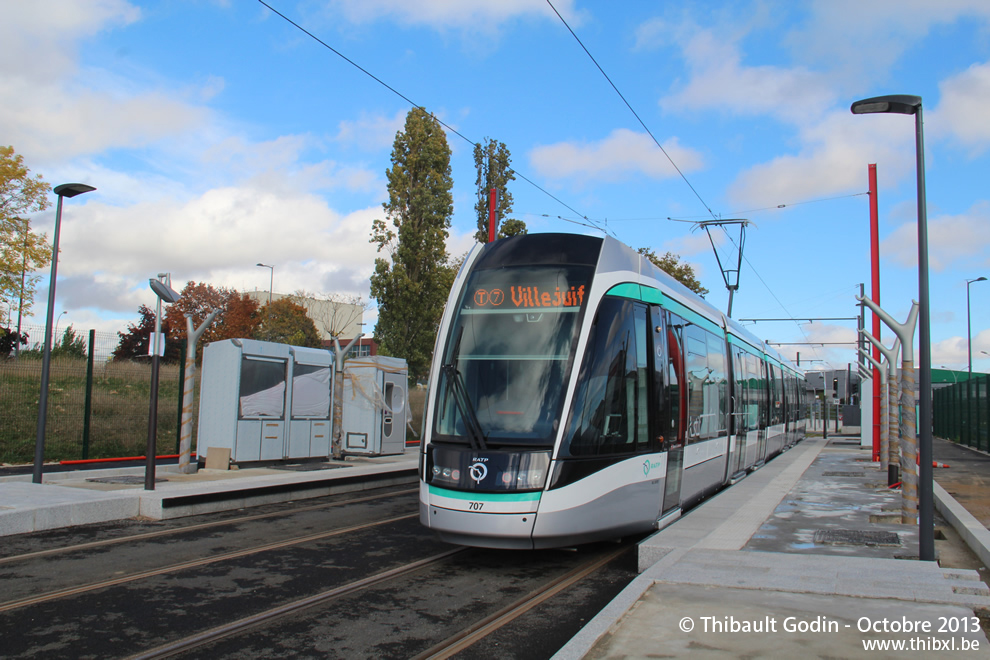 Tram 707 sur la ligne T7 (RATP) à Rungis