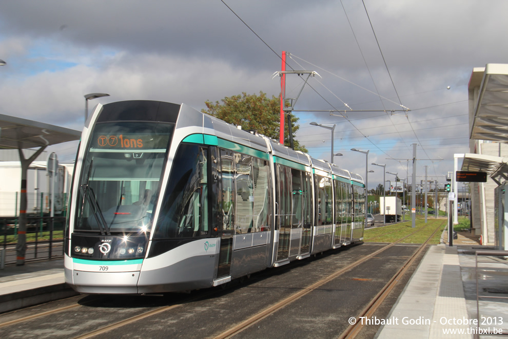 Tram 709 sur la ligne T7 (RATP) à Rungis