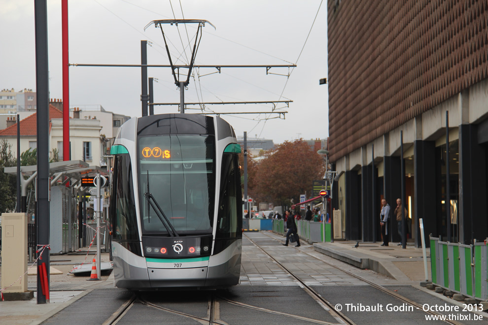 Tram 707 sur la ligne T7 (RATP) à Villejuif