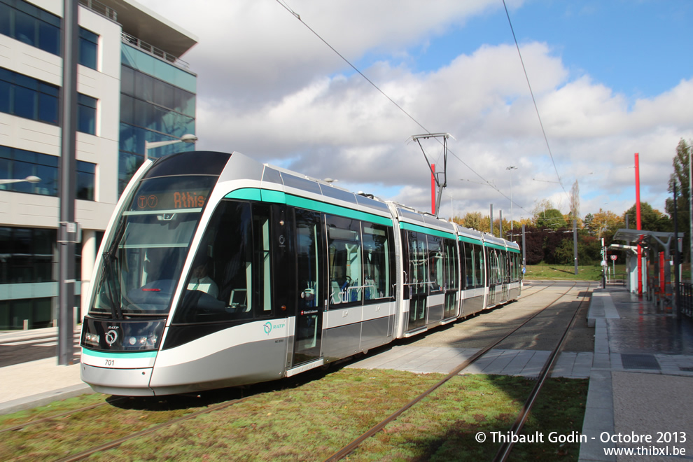 Tram 701 sur la ligne T7 (RATP) à Rungis