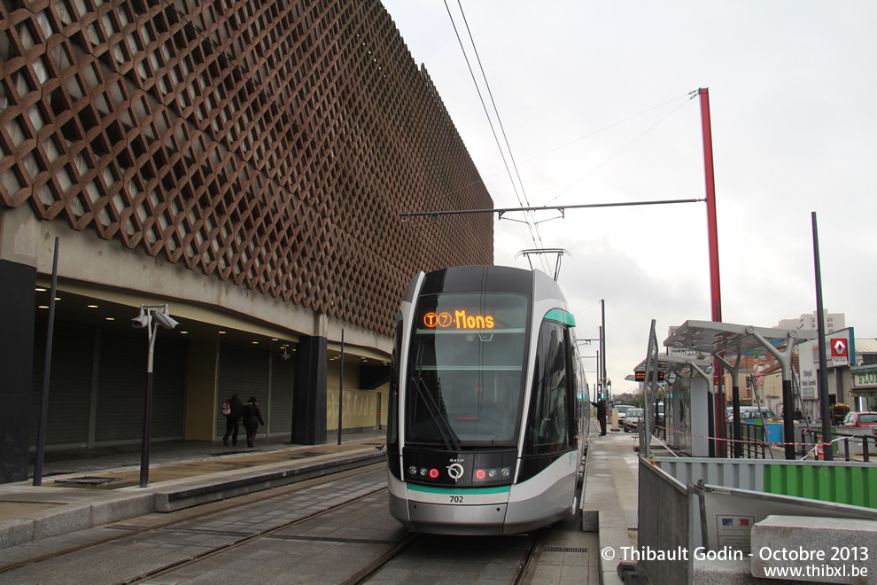 Tram 702 sur la ligne T7 (RATP) à Villejuif