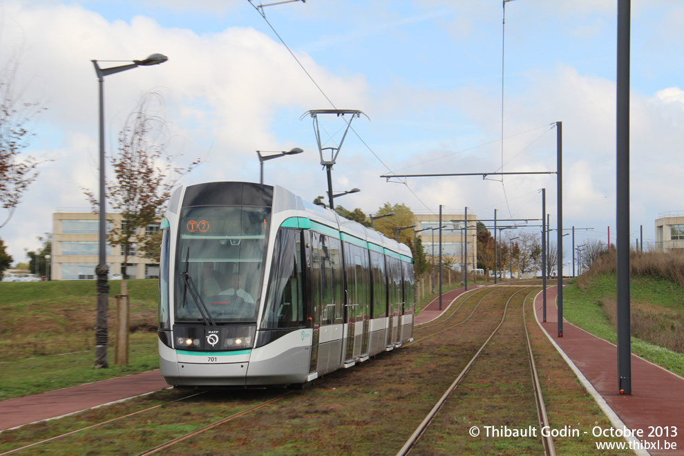 Tram 701 sur la ligne T7 (RATP) à Rungis