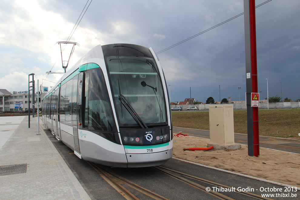 Tram 718 sur la ligne T7 (RATP) à Athis-Mons