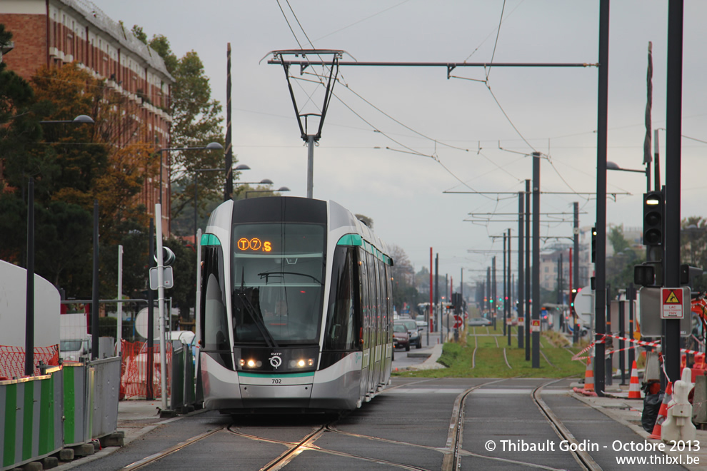 Tram 702 sur la ligne T7 (RATP) à Villejuif