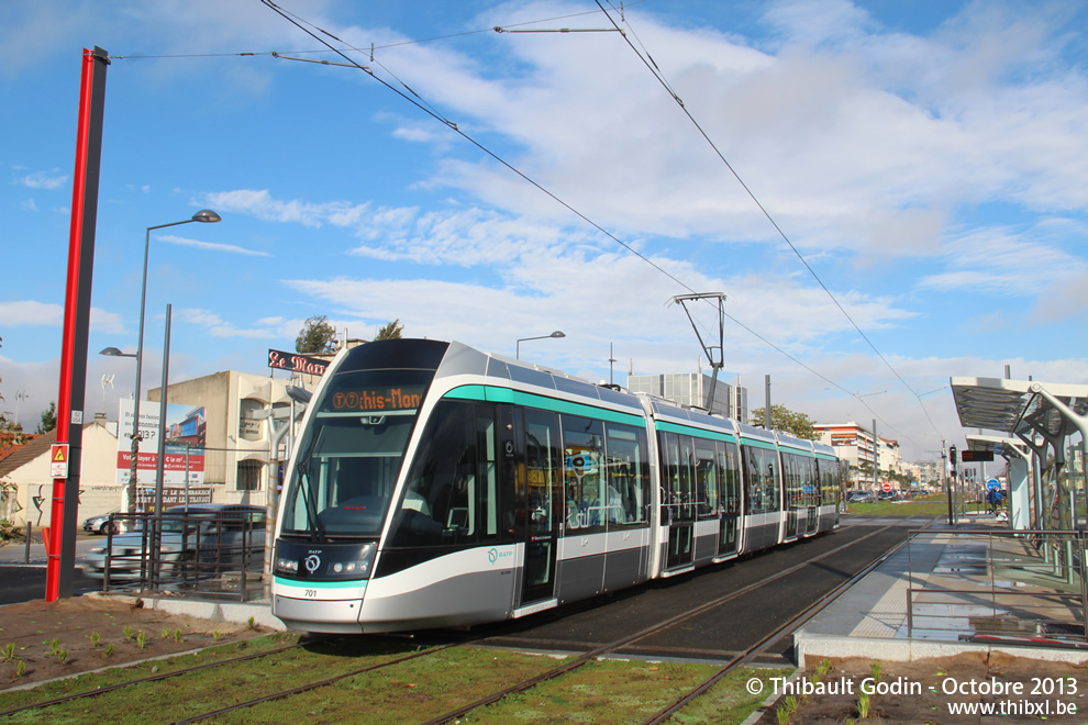 Tram 701 sur la ligne T7 (RATP) à Chevilly-Larue