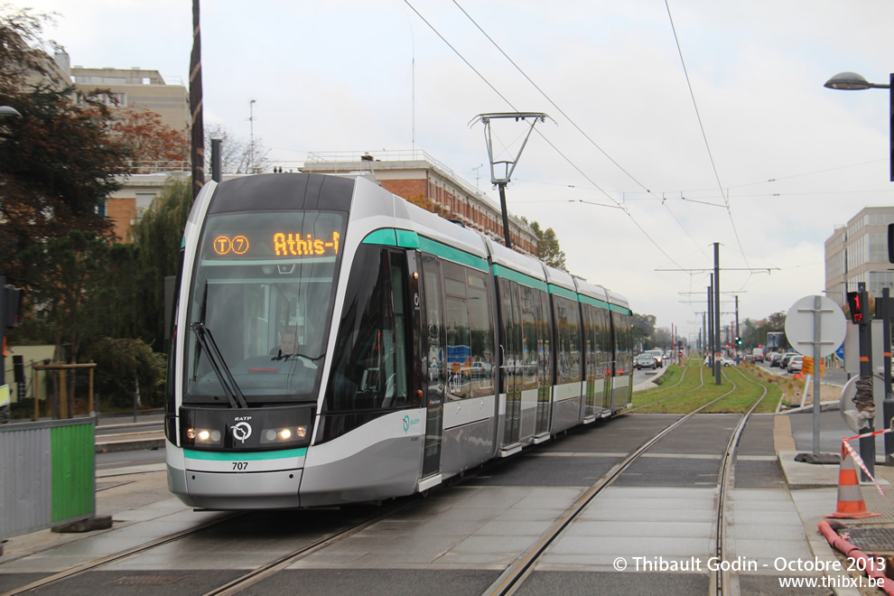 Tram 707 sur la ligne T7 (RATP) à Villejuif