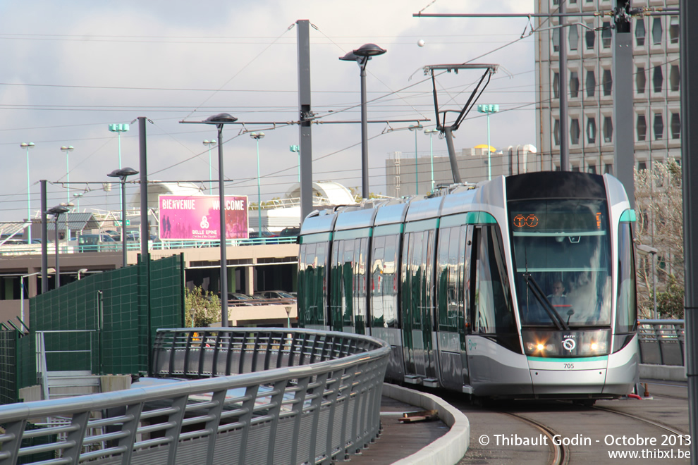 Tram 705 sur la ligne T7 (RATP) à Rungis