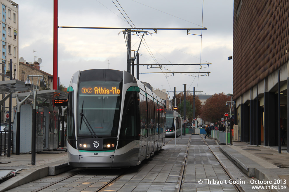 Tram 702 sur la ligne T7 (RATP) à Villejuif