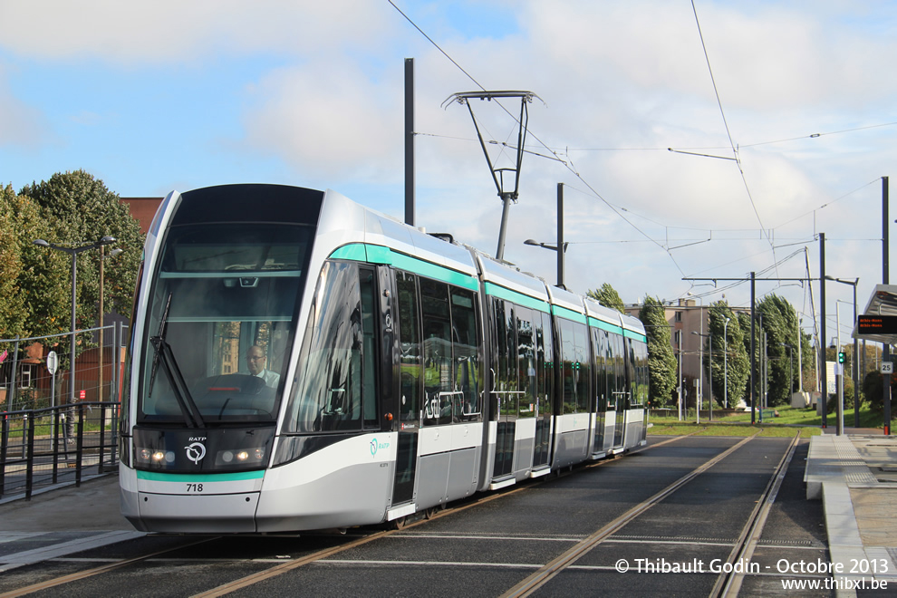 Tram 718 sur la ligne T7 (RATP) à Rungis