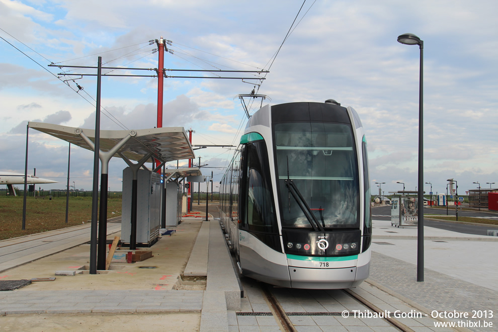 Tram 718 sur la ligne T7 (RATP) à Athis-Mons