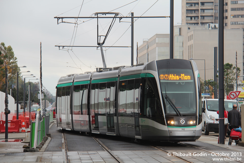 Tram 702 sur la ligne T7 (RATP) à Villejuif