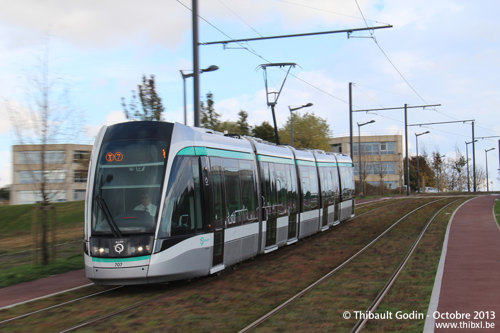 Tram 707 sur la ligne T7 (RATP) à Rungis