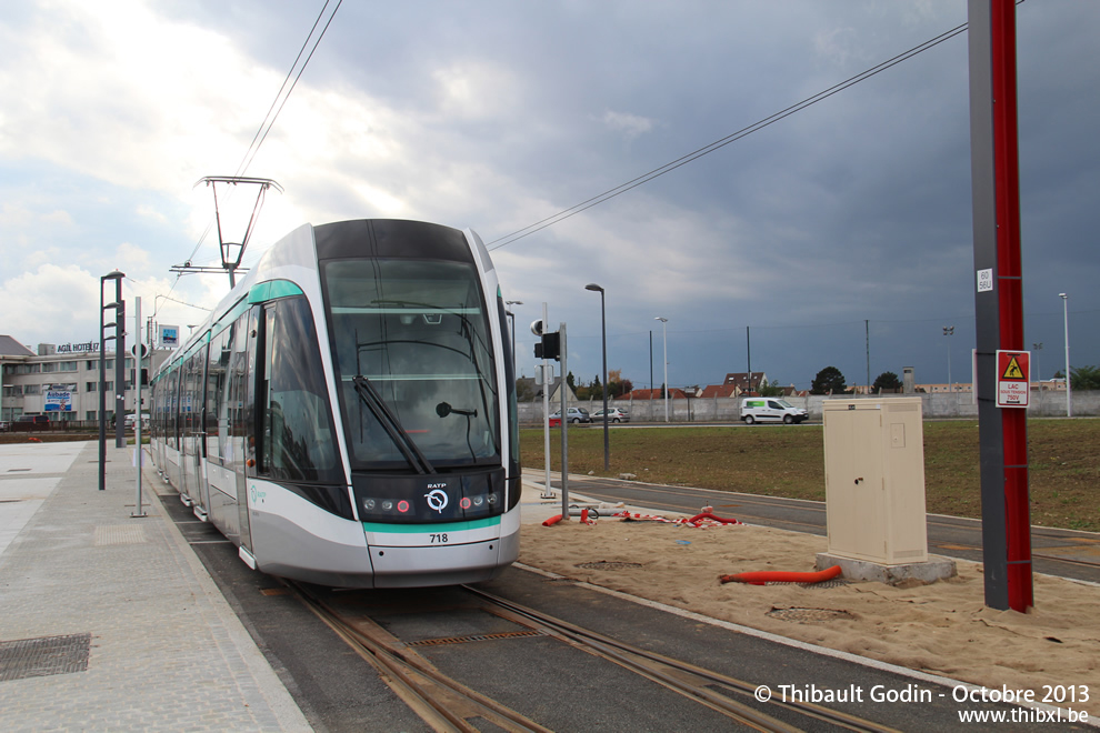 Tram 718 sur la ligne T7 (RATP) à Athis-Mons