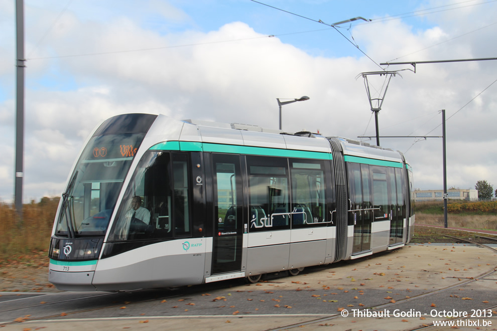 Tram 701 sur la ligne T7 (RATP) à Rungis