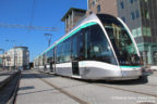 Tram 810 sur la ligne T8 (RATP) à Saint-Denis