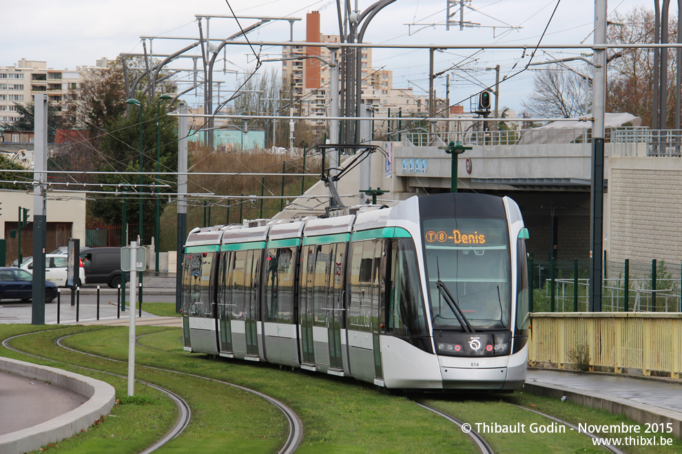 Tram 814 sur la ligne T8 (RATP) à Épinay-sur-Seine