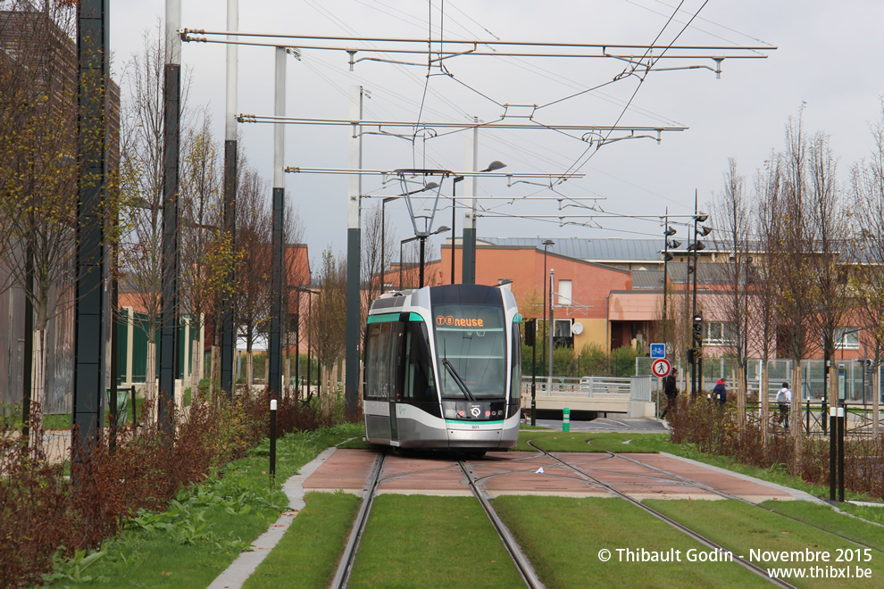 Tram 801 sur la ligne T8 (RATP) à Villetaneuse