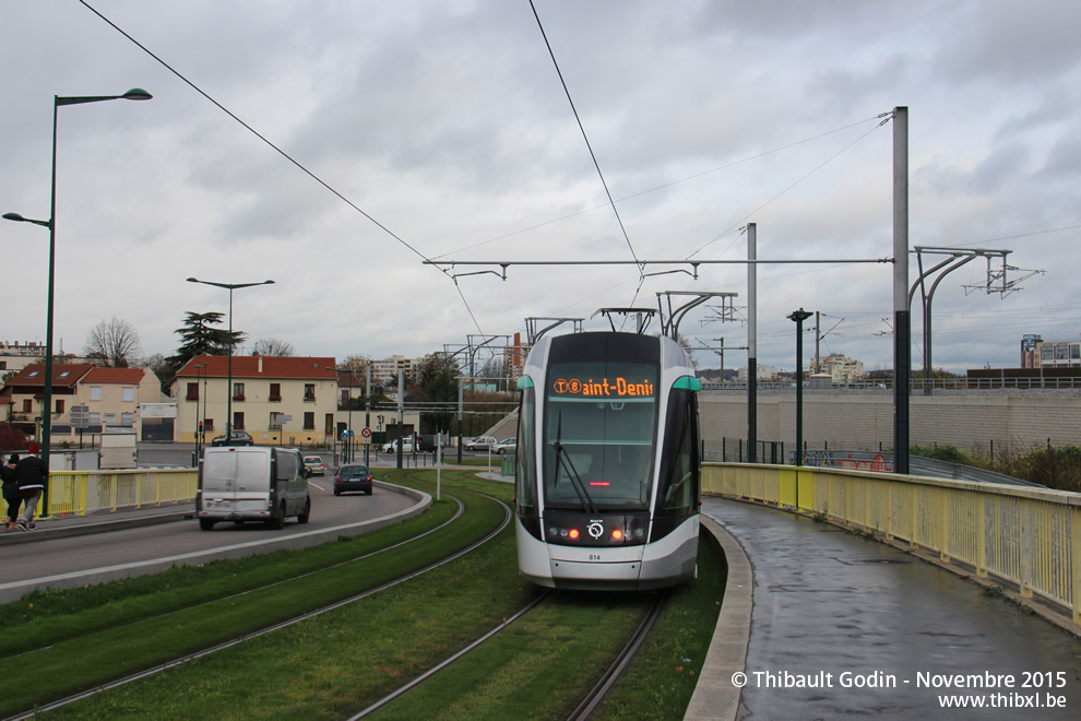 Tram 814 sur la ligne T8 (RATP) à Épinay-sur-Seine