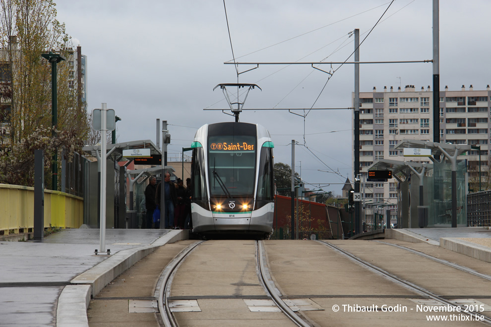 Tram 814 sur la ligne T8 (RATP) à Épinay-sur-Seine