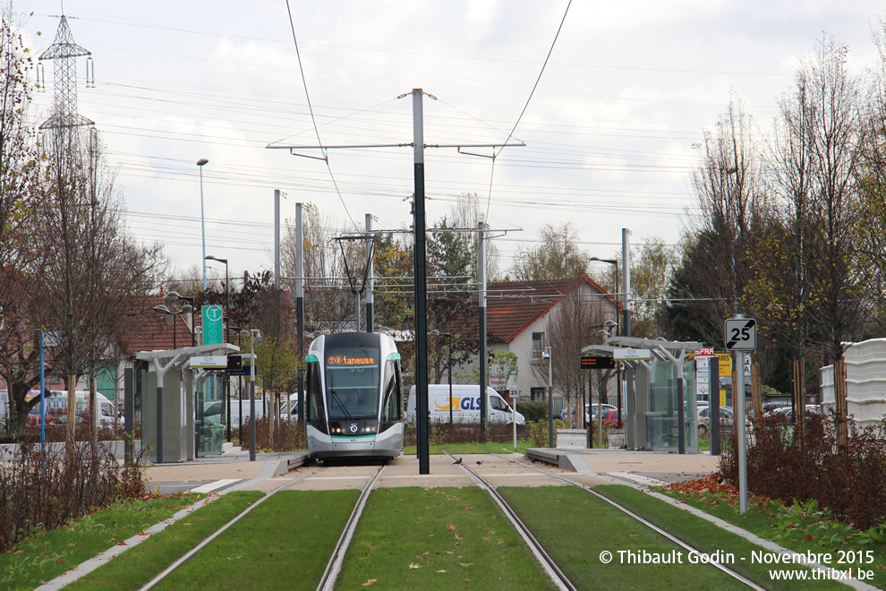 Tram 801 sur la ligne T8 (RATP) à Villetaneuse