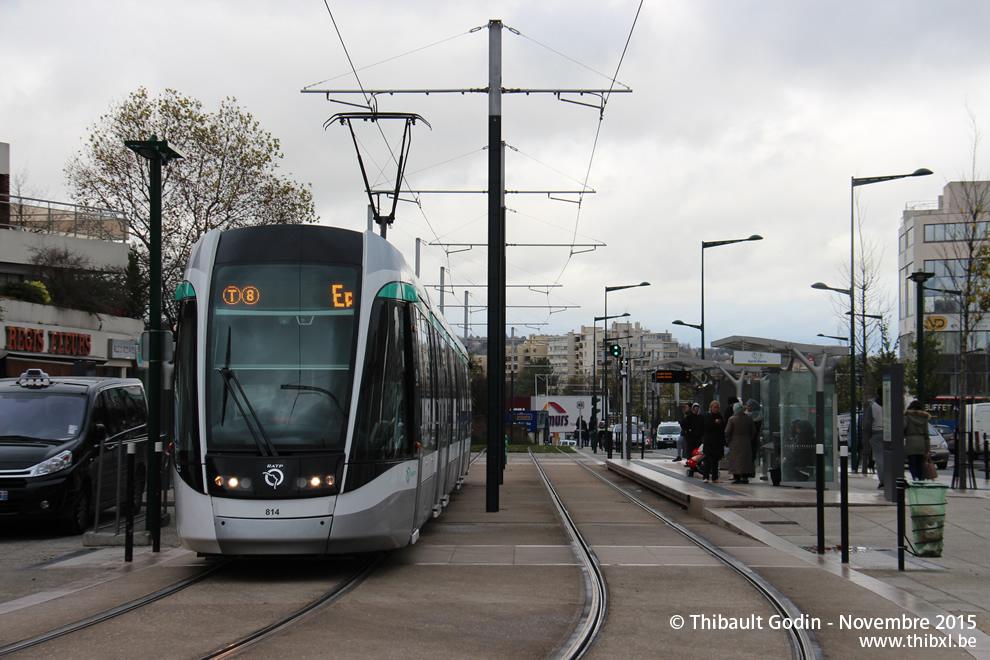 Tram 814 sur la ligne T8 (RATP) à Épinay-sur-Seine