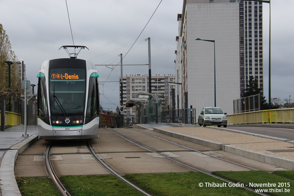 Tram 814 sur la ligne T8 (RATP) à Épinay-sur-Seine