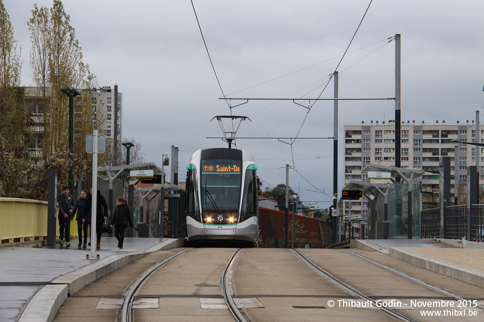 Tram 814 sur la ligne T8 (RATP) à Épinay-sur-Seine