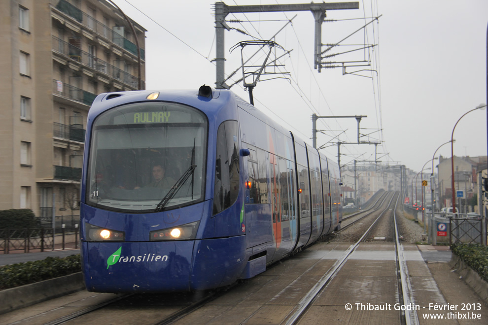 Tram-train 25521 (TT11) sur la ligne T4 (Transilien) à Livry-Gargan