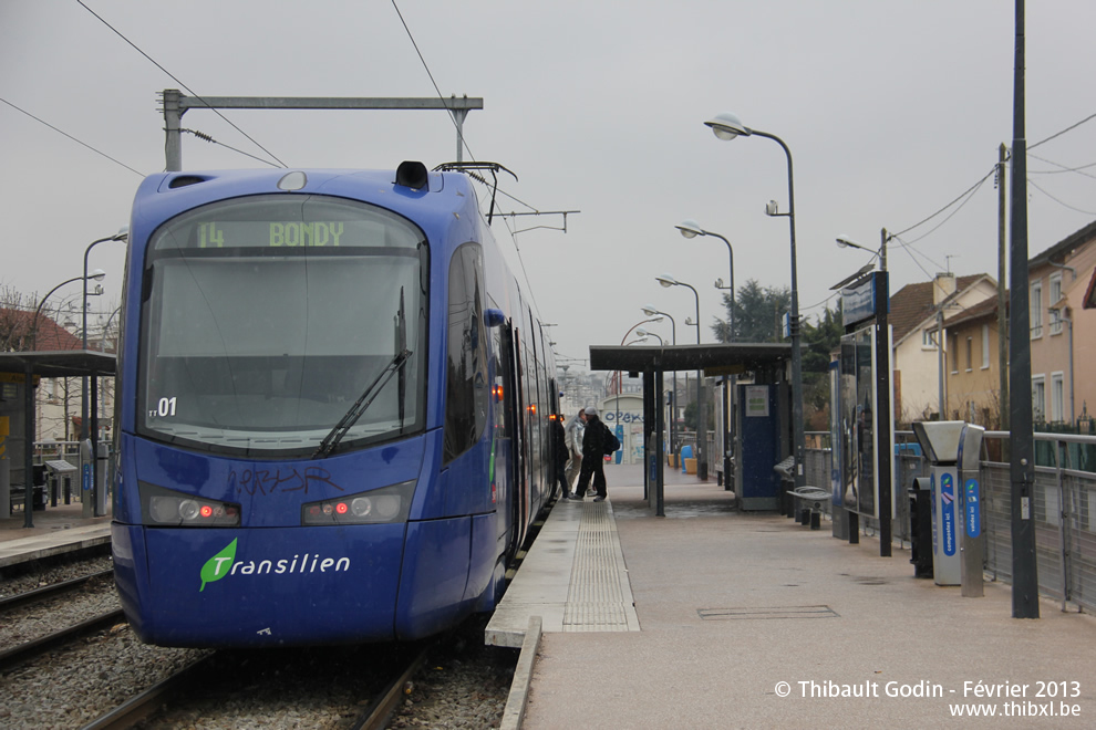 Tram-train 25501 (TT01) sur la ligne T4 (Transilien) à Livry-Gargan